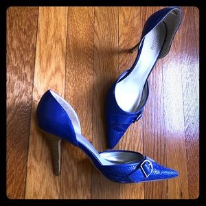 Blue women’s shoes size 7.5